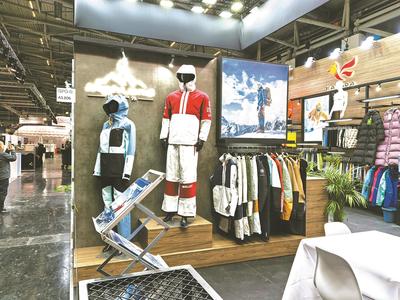 寧波頂峰戶外服飾產品展示區。(受訪者供圖)