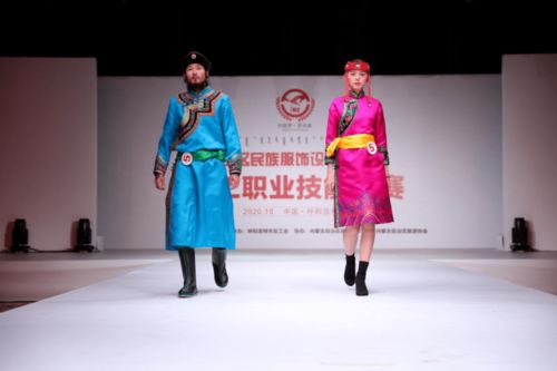 制作民族服飾,傳承民族文化 全區(qū)民族服飾設(shè)計(jì)制作職工職業(yè)技能比賽圓滿落幕